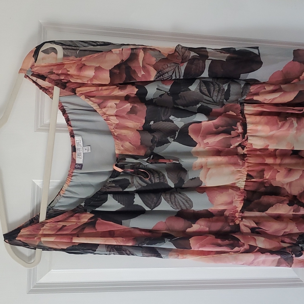 Jennifer Lopez size M floral dress